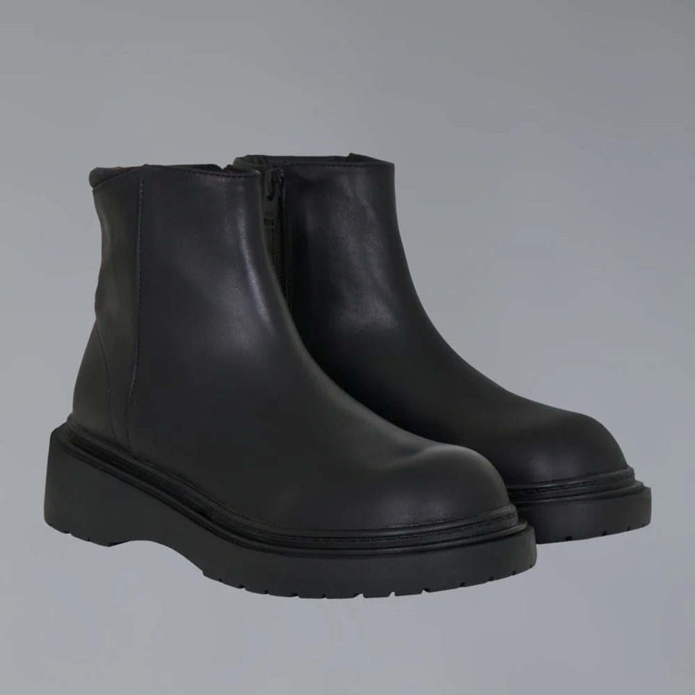 Unif Ai Boots - Zip Up Ankle